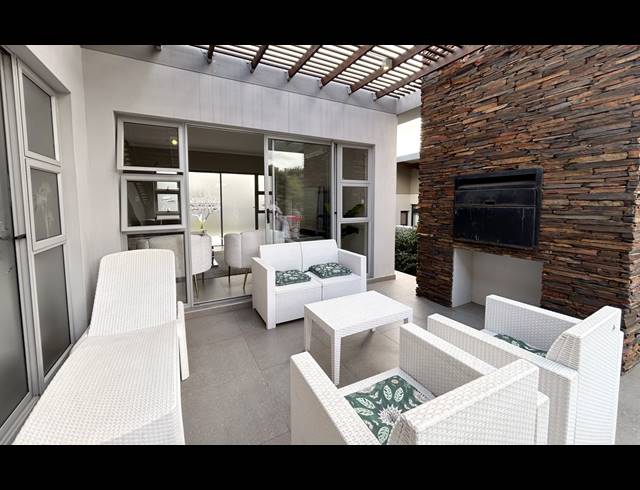 4 BEDROOM HOUSE FOR SALE IN PALM LAKES ESTATE